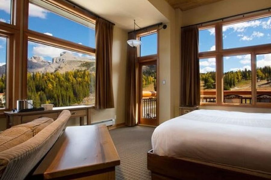 Sunshine Mountain Lodge Banff winter