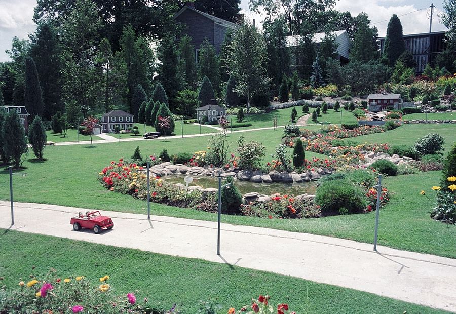 Lush green city park in Ontario, Canada